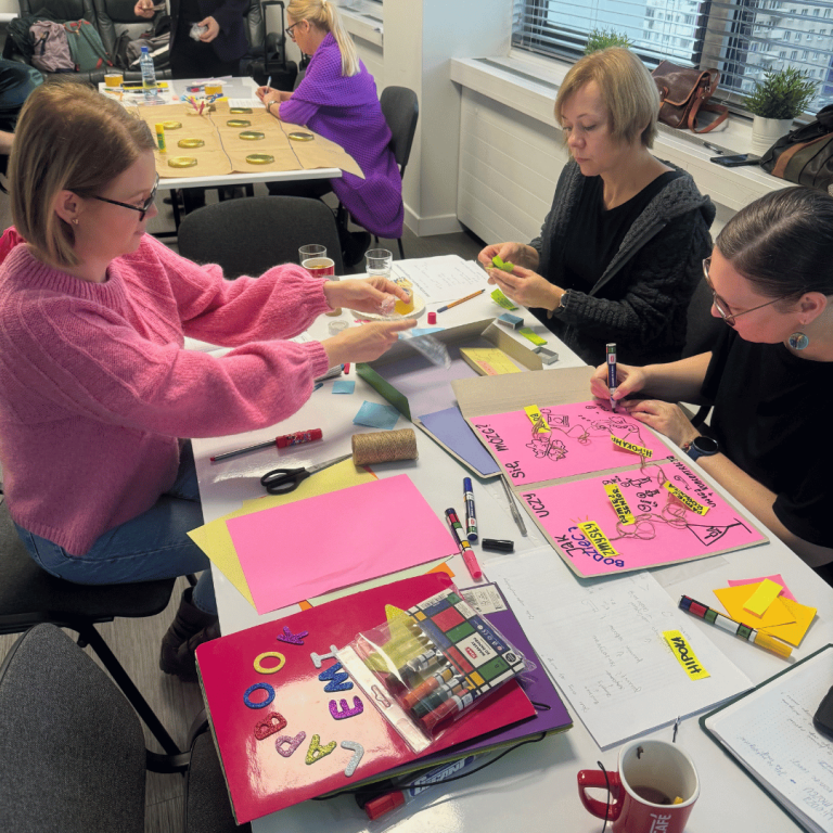 Jak skutecznie zapamiętywać nowe słówka w języku angielskim i hiszpańskim?