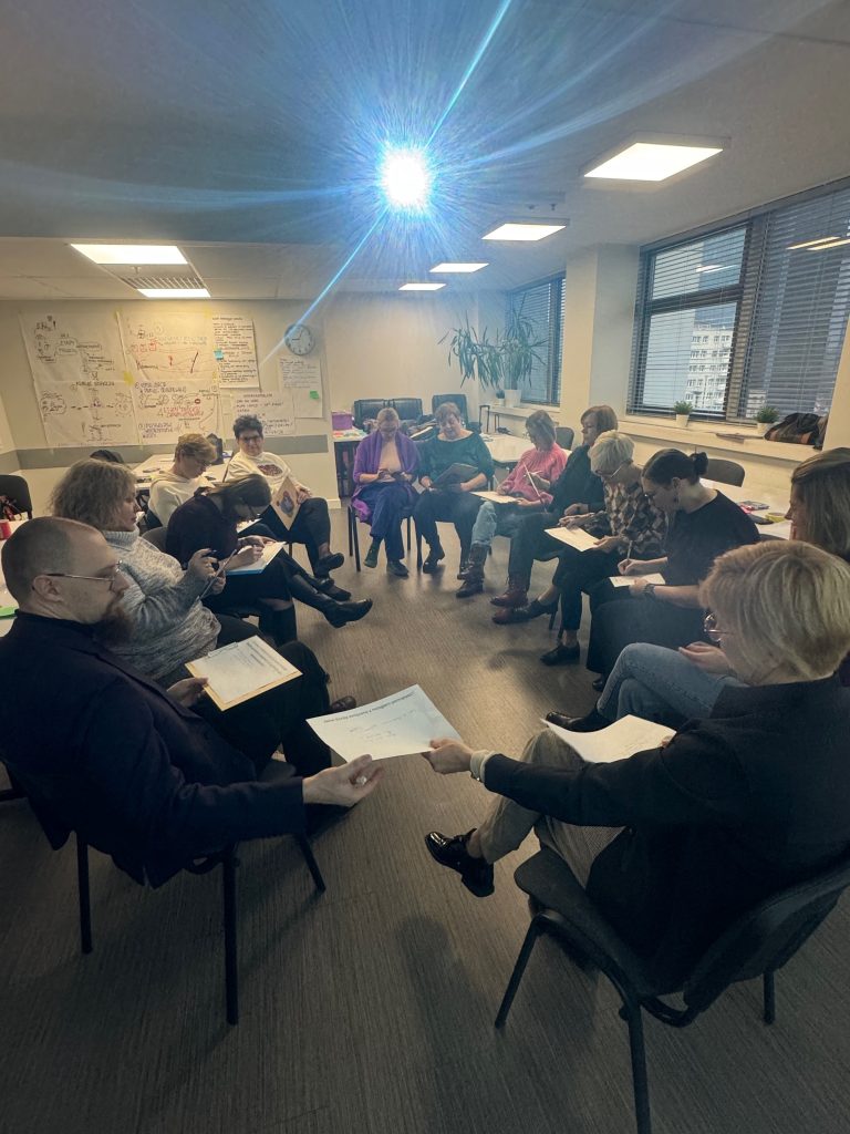 Krytyczne myślenie: Klucz do sukcesu w dzisiejszym świecie